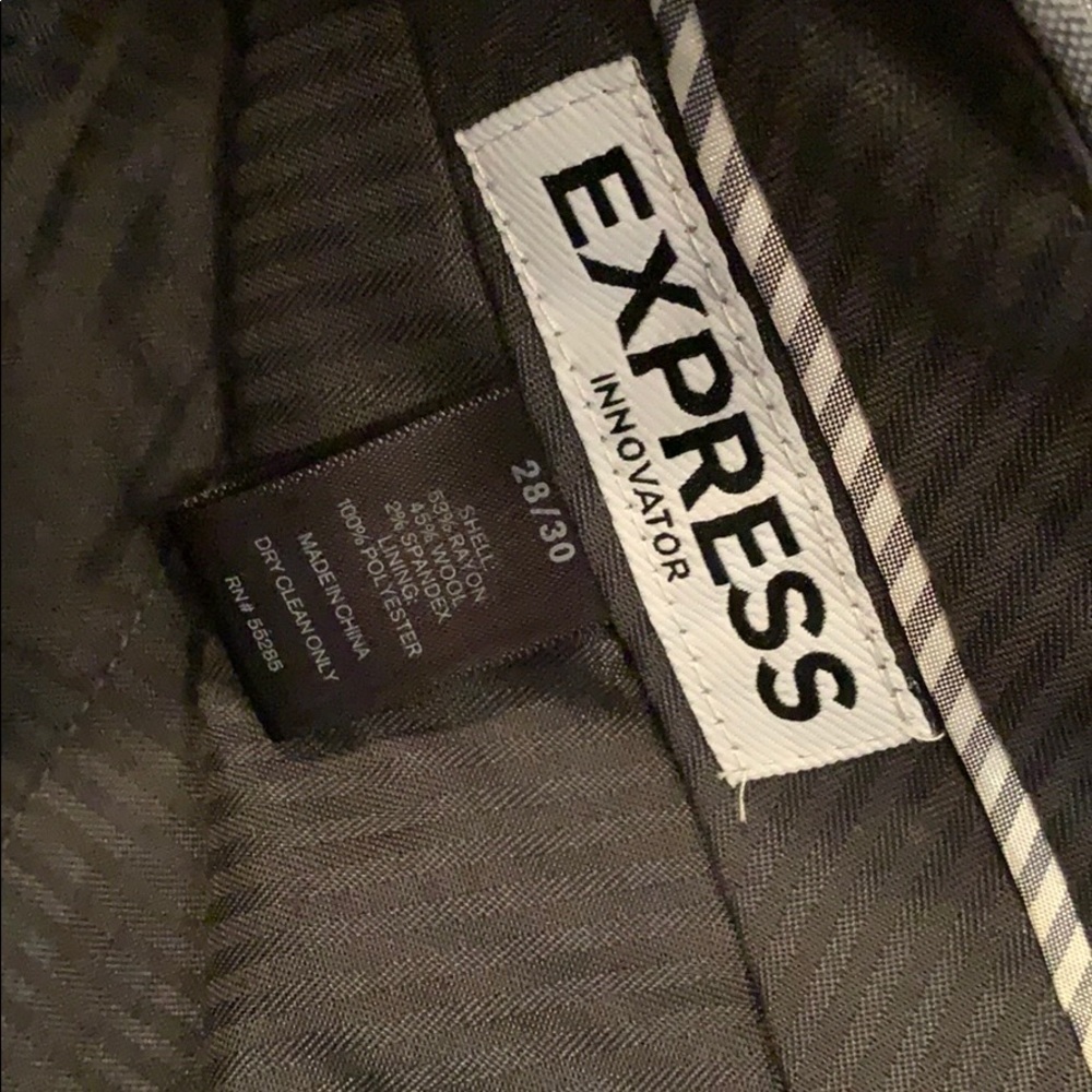 Express Suit - Picture 6 of 7